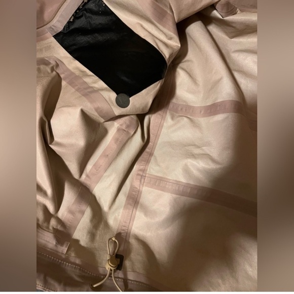 Lululemon gathering storm Jacket Size 4 - Picture 9 of 10